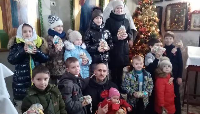 Ростовская епархия передала тысячу подарков детям Луганской народной республики