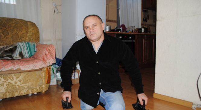 Житель Донбасса с ампутированными ногами эвакуировал четырех земляков