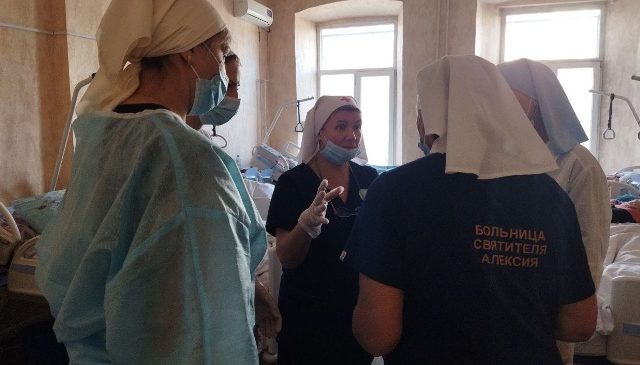 В Ростовской епархии прошли курсы для больничных добровольцев