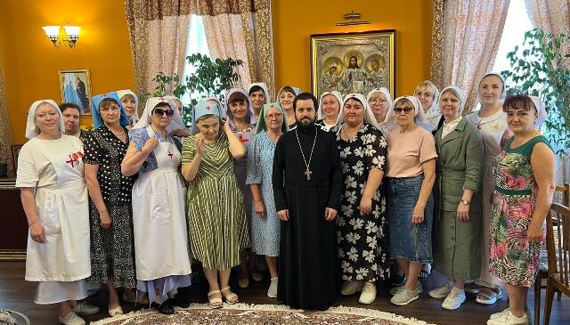 Старшие сестры епархиальных сестричеств обсудили особенности служения в период специальной военной операции